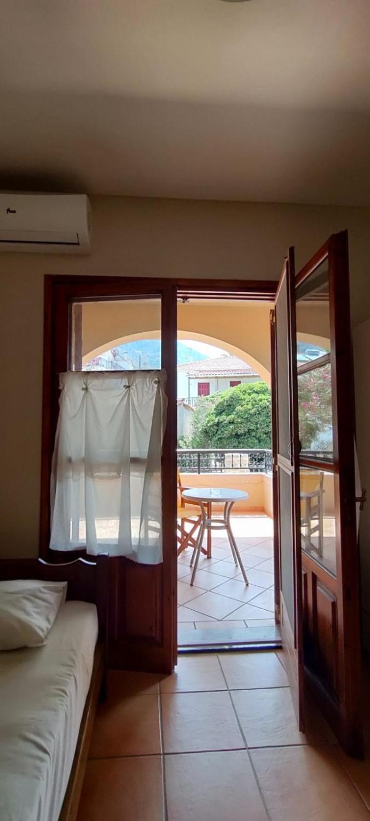 מונמבאסיה Kritikos Rooms מראה חיצוני תמונה